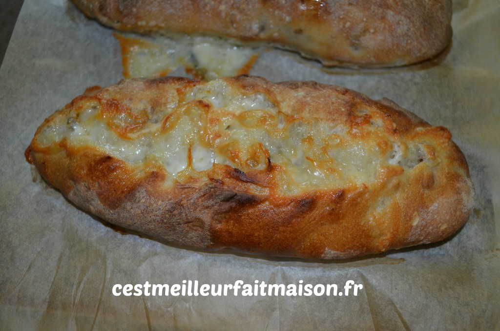 Pain au gorgonzola et aux noix