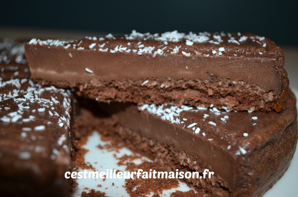 Gâteau magique au chocolat et à la noix de coco