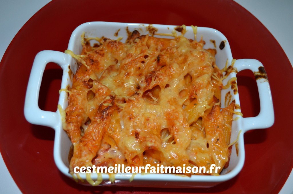 Gratins de penne à la tomate et au jambon