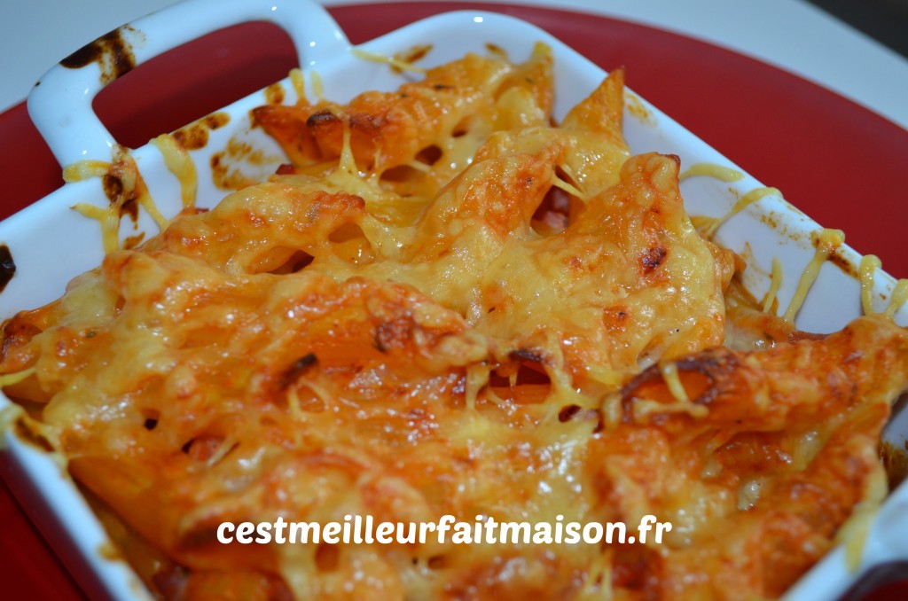 Gratins de penne à la tomate et au jambon