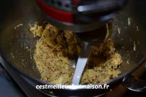 Biscuits à la moutarde et au comté