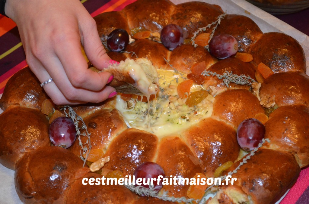 Couronne briochée au pesto et au camembert rôti