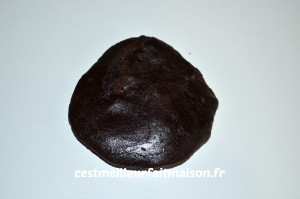 Cookies au chocolat fourrés au caramel