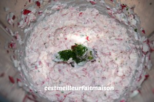 http://cookbyflo.fr/tartinade-aux-radis-et-fromage/