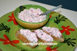 http://cookbyflo.fr/tartinade-aux-radis-et-fromage/