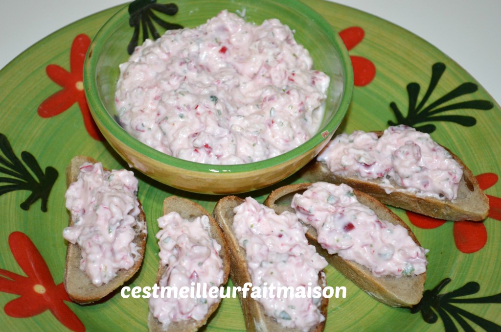 http://cookbyflo.fr/tartinade-aux-radis-et-fromage/