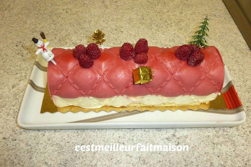 Bûche framboise chocolat blanc