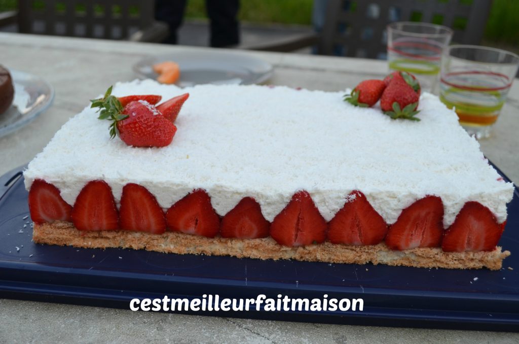 Gâteau noix de coco vanille fraise