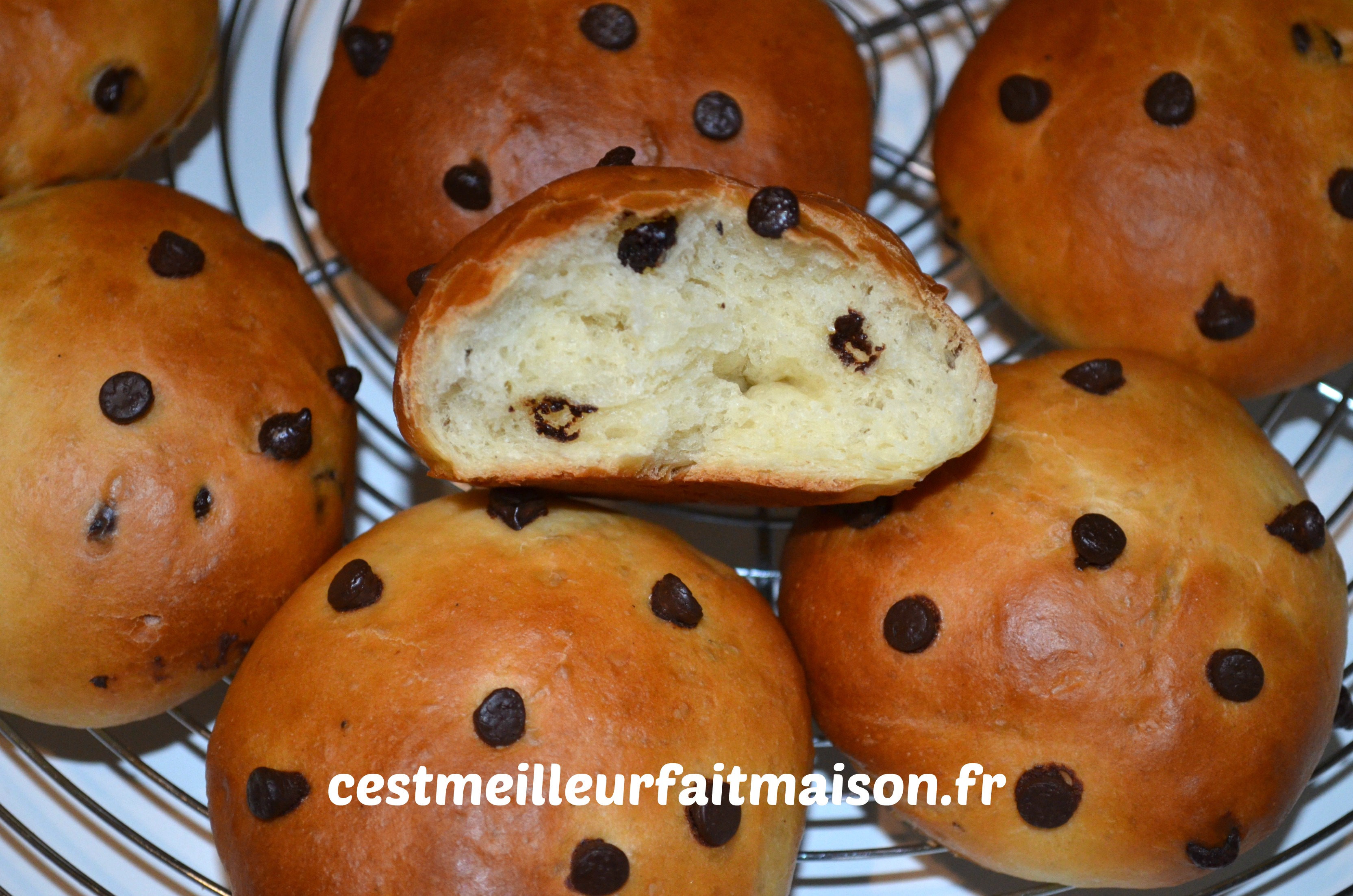 Mes Cakes Et Brioches 100% Faits Maison Boîte Avec Accessoires