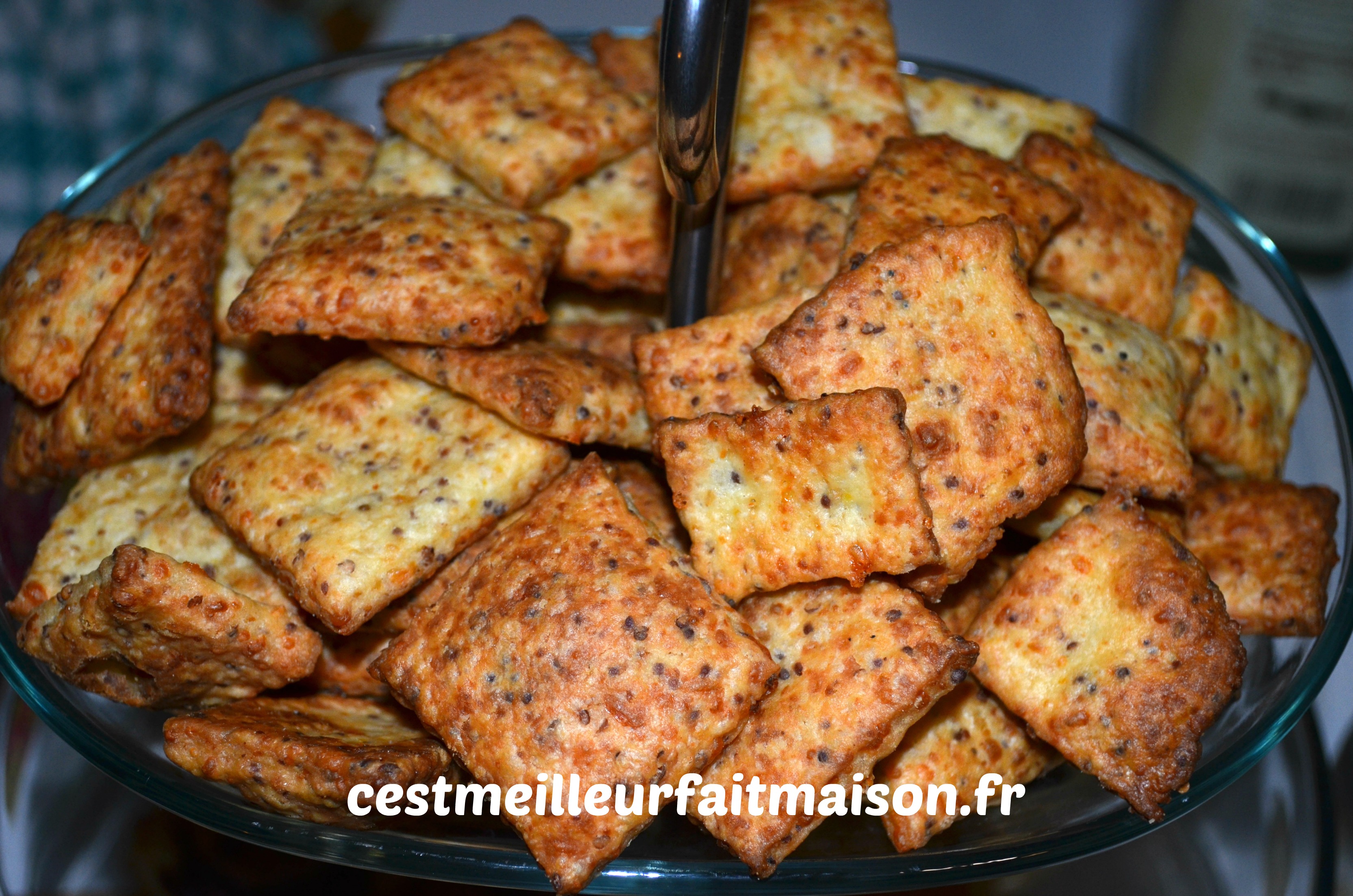 Biscuits à la moutarde et au comté