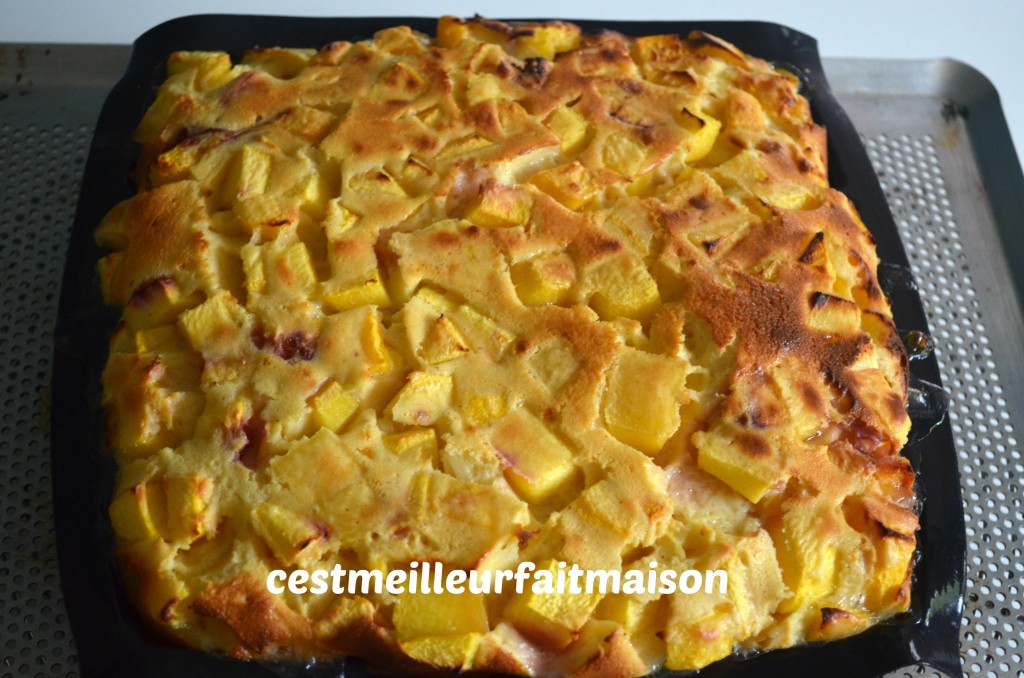 Clafoutis aux pêches et au yaourt - C'est meilleur fait maison