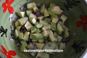 Salade de pois chiches à l'avocat et au concombre