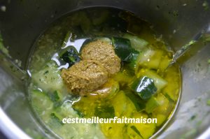 Gaspacho de courgettes au basilic