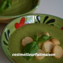 Gaspacho de courgettes au basilic