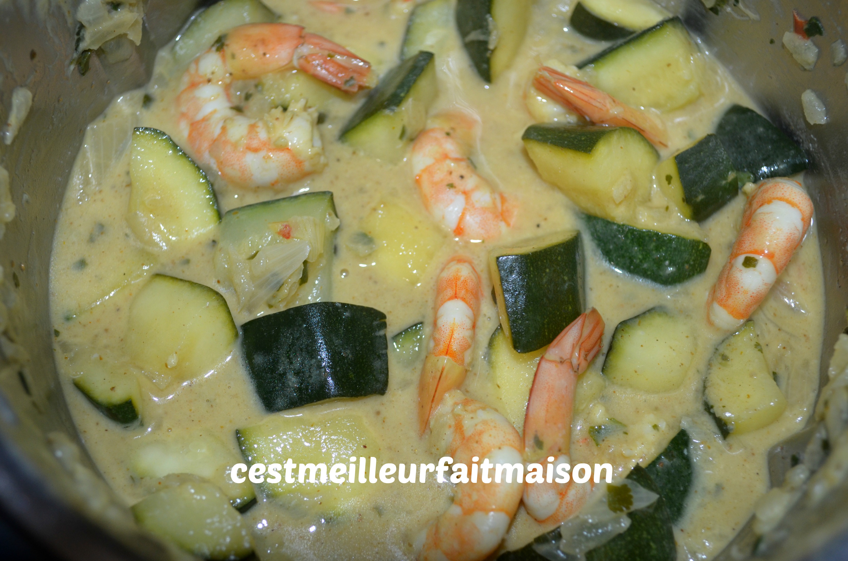 Crevettes au curry et au courgettes