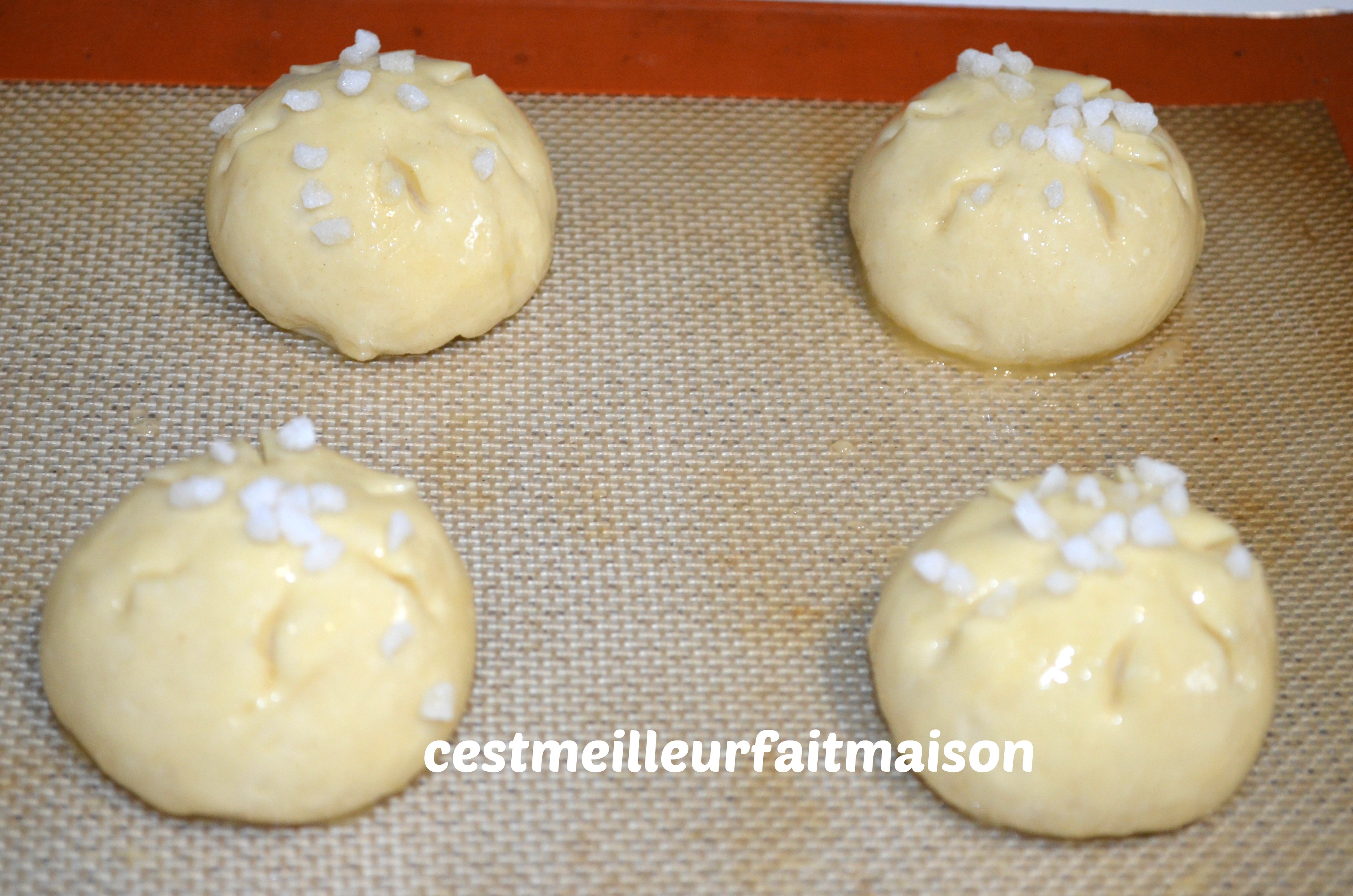 Pains au lait