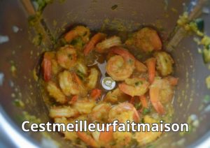 Cari de crevettes courgette ananas